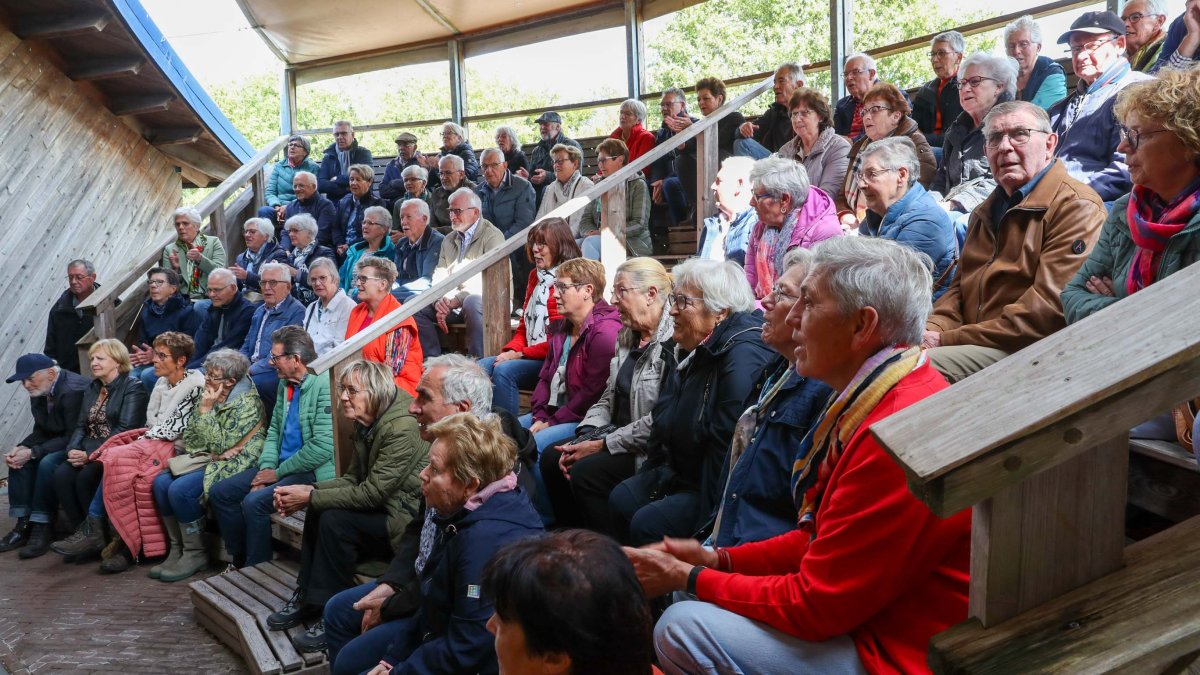Het Peelpodium met optreden van Peter Habets